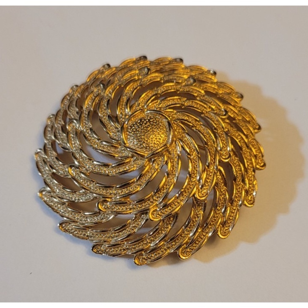 Vtg SIGNED COVENTRY Sarah Open work swirl FLOWER Brooch Pin gold tone Jewelry